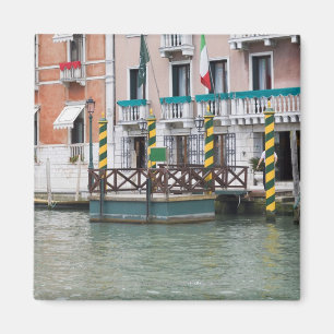 Gebäude am Meer in Venedig, Italien Magnet