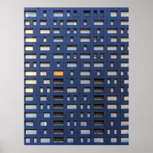 Gebäude aus blau-weiß poster