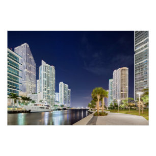 Gebäude entlang dem Miami-Fluss Riverwalk Poster