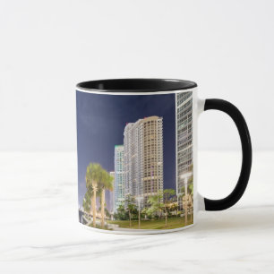 Gebäude entlang dem Miami-Fluss Riverwalk Tasse