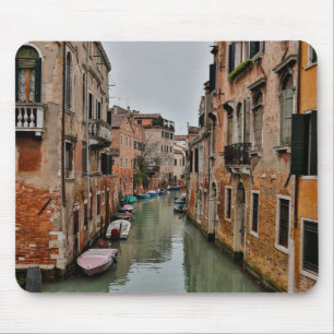 Gebäude entlang der Kanäle von Venedig Mousepad