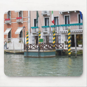 Gebäude in der Ufergegend in Venedig, Italien Mousepad