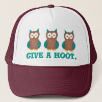 Geben Sie dem Cartoon Brown Owl Bird Eyes eine sch