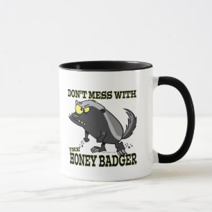 GEBEN SIE MESS MIT DEM HONEY BADGER TASSE