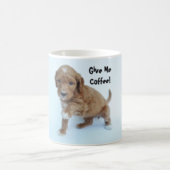 Geben Sie mir Kaffee! Goldendoodle Tasse (Mittel)