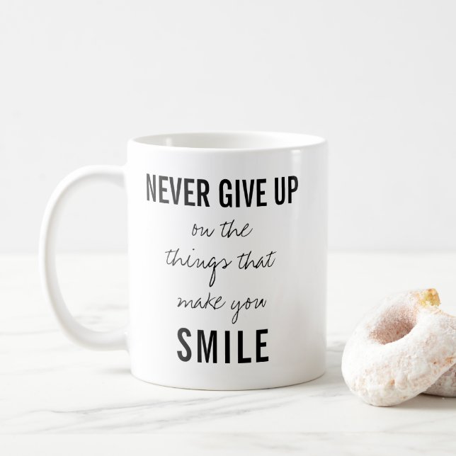 Geben Sie niemals die Typografie von Positivziffer Kaffeetasse (Mit Donut)