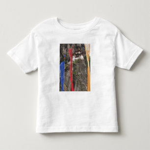 Gebetsfahnen hängen nahe shang kleinkind t-shirt