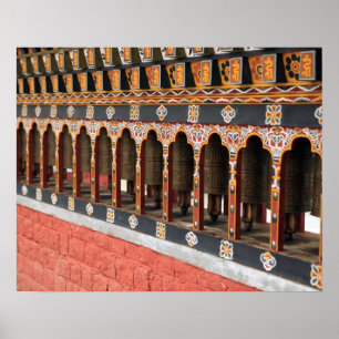 Gebetsmühlen auf dem zentralen Platz in Thimphu Poster