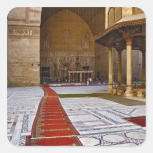 Gebetsteppiche führen in eine islamische Moschee, Quadratischer Aufkleber