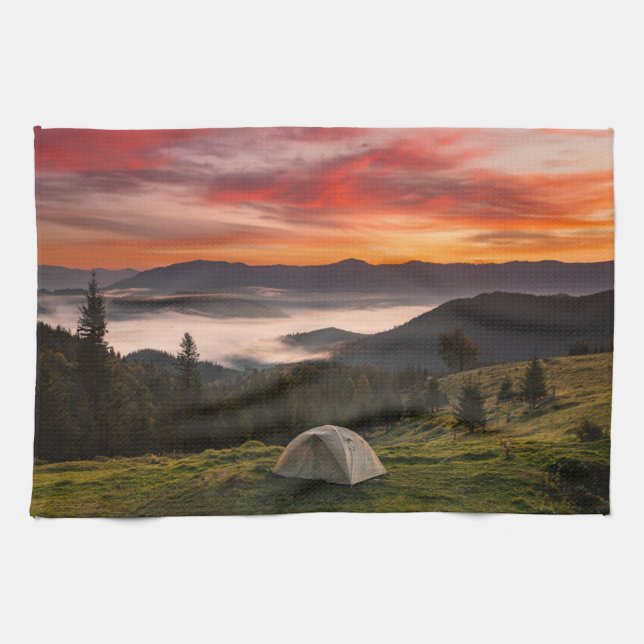 Gebirge | Camping Foggy Sunrise Geschirrtuch (Horizontal)