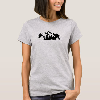 Gebirge und Bäume T-Shirt