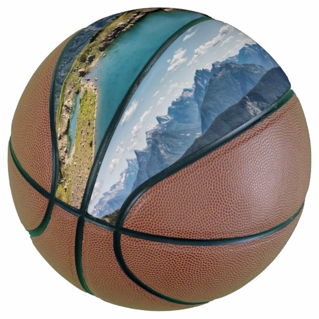 Gebirge und Seen Basketball (angewinkelt)