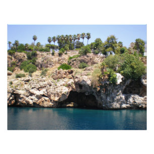 Gebirgsklippen mit mediterranem Meer Fotodruck