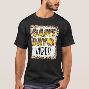 Gebleicht Softball-Spieltag Vibes Softball-Mutter T-Shirt