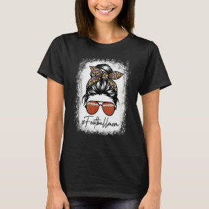 Gebleichtes Leben einer Football-Mutter mit Leopar T-Shirt