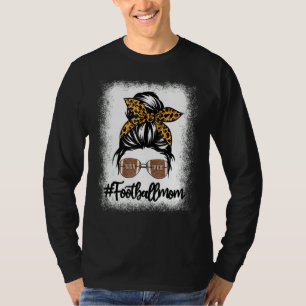 Gebleichtes Leben einer Football-Mutter mit Leopar T-Shirt