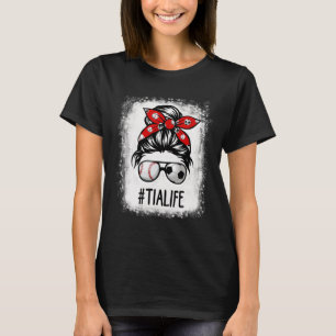Gebleichtes Tia Life Fußball Unordentlicher Dutt B T-Shirt