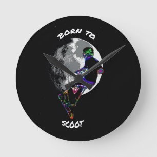 Geboren zu Scoot- Scooter und Mond Runde Wanduhr
