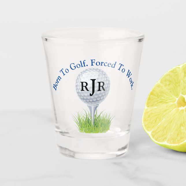 Geboren zum Golf. Golfball und T-Shirt. Schnapsglas (Vorderseite)