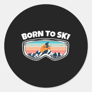 Geboren zum Skifahren - Skipiste als sonniges Skig Runder Aufkleber