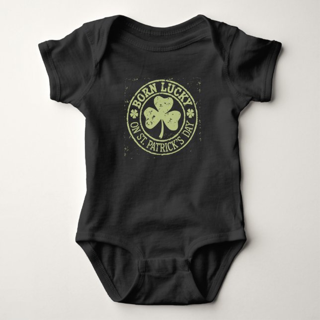 Geborenes Glück am St. Patrick's Day Baby Strampler (Vorderseite)