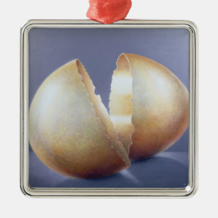 Gebrochenes Bronzezeitalter-Ei Ornament Aus Metall