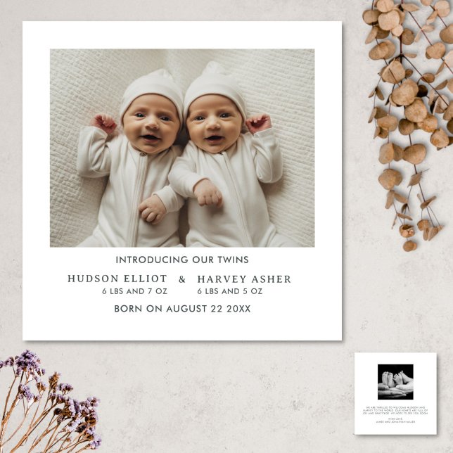 Geburtsankündigung Twins Minimalistisch Square Car Einladung (Modern minimalist birth announcement card for twins)