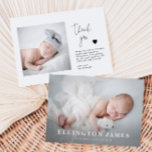 Geburtsankündigungskarte | Neue Baby-Ankündigung Ankündigung<br><div class="desc">Einfache Geburtsankündigungskarte mit einem Overlay-Text,  der den Namen und die Geburtsdaten des Neugeborenen enthält. Sie können ein zweites Bild auf der Rückseite mit einer kurzen Nachricht hinzufügen.</div>