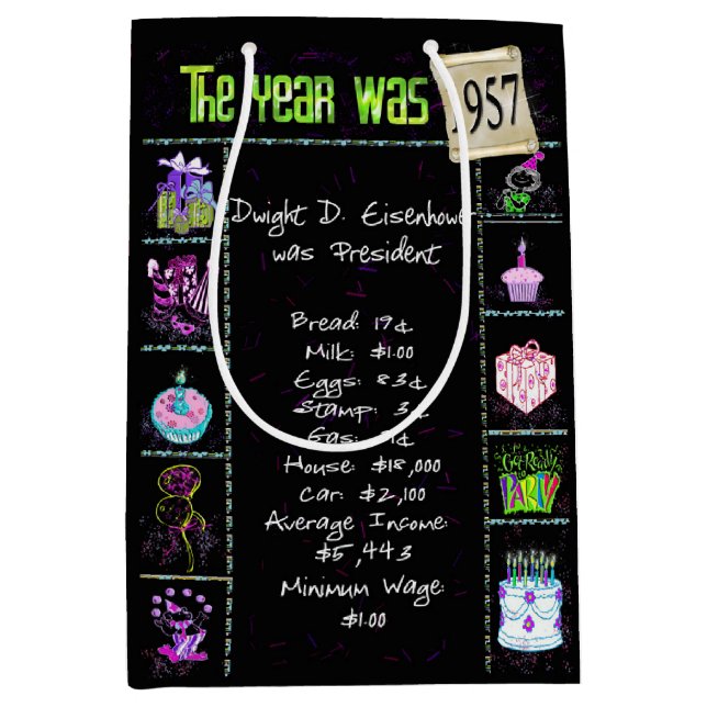 Geburtsjahr 1957 Fun Trivia auf schwarz Mittlere Geschenktüte (Vorderseite)