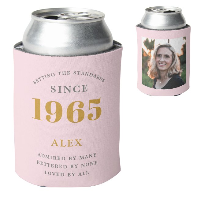 Geburtsname 1965 Chic Pink Gray Foto Dosenkühler (Personalized pink 60th birthday can cooler with custom photograph and name.)