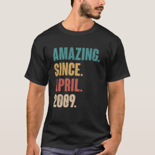 Geburtstag 14. Dekoration Erstaunlich Seit April 2 T-Shirt