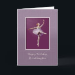 Geburtstag, Enkelin, Ballerina in Lila Karte<br><div class="desc">Diese Geburtstagsgrußkarte für eine Enkelin kennzeichnet eine Ballerina in einem lila und weißen Kostüm. Herauf auf ihre Zehen ließ sie ein Bein verlängern in einer reizenden Ballettposition. Die Ballerina hat rotes Haar und es gibt einen weichen Scheinwerfer, der auf sie zurückfällt. Sie wird auf einen Hintergrund von sehr dunkelrotem gesetzt...</div>