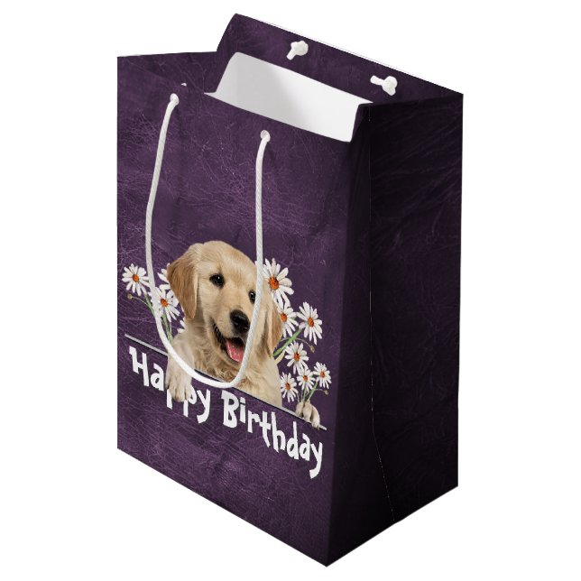 Geburtstag Golden Retriever auf Lila Leder Mittlere Geschenktüte (Vorderseite Schrägansicht)