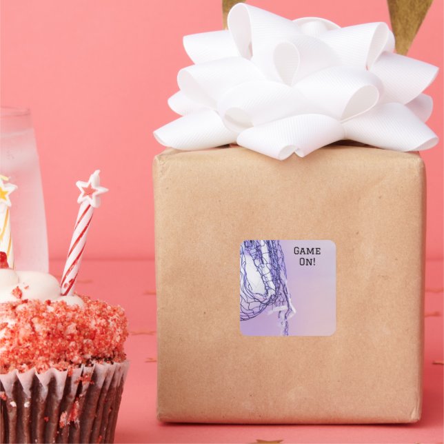 Geburtstag, Lila, Net & Volleyball Square Aufklebe Quadratischer Aufkleber (Party)