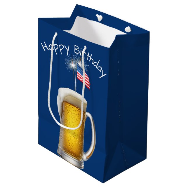 Geburtstag Patriotisches Bier mit Sparklern Mittlere Geschenktüte (Vorderseite Schrägansicht)
