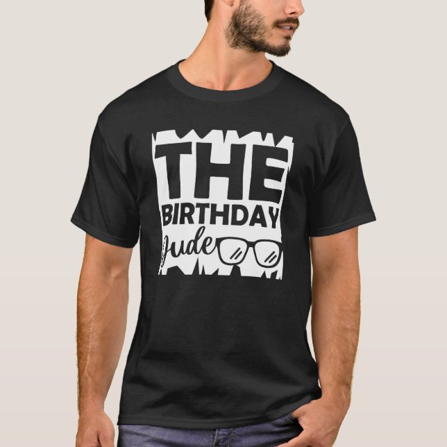 Geburtstag Typ Graphic T-Shirt (Vorderseite)