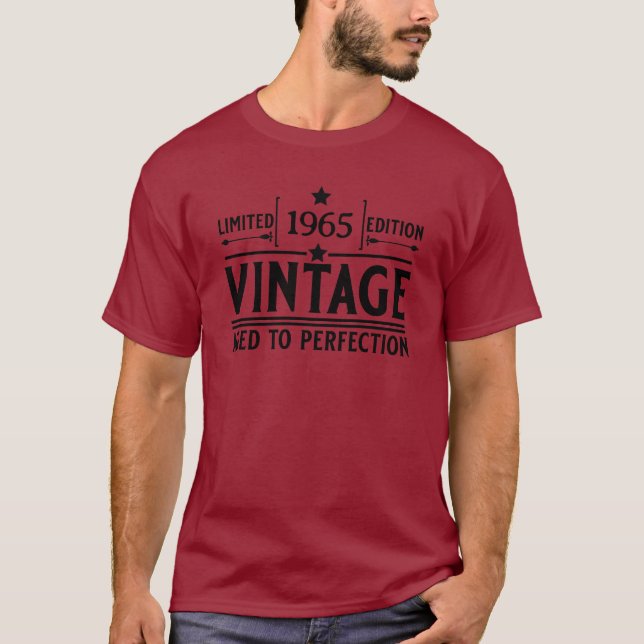 Geburtstag vollendet T-Shirt (Vorderseite)