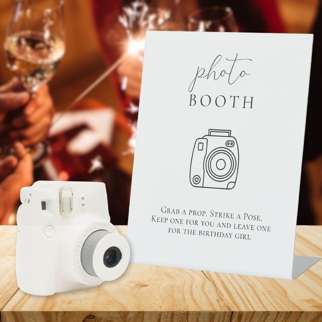 Geburtstags-Fotobooth-Tischschild Sockelschild (Birthday Photo Booth Tabletop sign, elegant calligraphy black and white design)