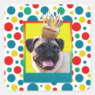 Geburtstags-kleiner Kuchen - Mops Quadratischer Aufkleber