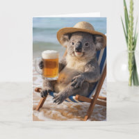 Geburtstags-Koala-Bär mit einem Bier am Strand