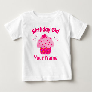 Geburtstags-Mädchen-Kuchen-personalisiertes Baby T-shirt