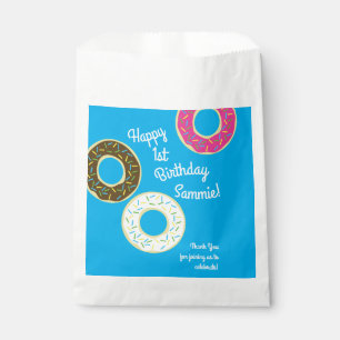 Geburtstags-Party-Thema der Schaumgummiring-buntes Geschenktütchen