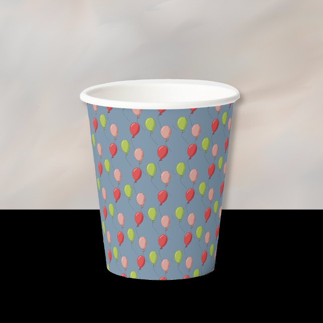 Geburtstagsballons Hellblaue Papiertasse Pappbecher (Light blue paper cup with the pattern of flying balloons . Perfect for a kid birthday party . )
