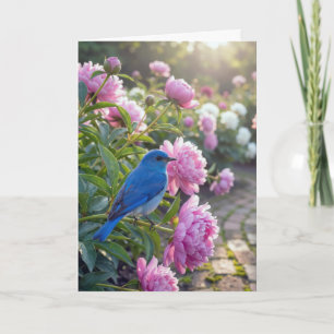 Geburtstagsblaue Vogel auf einer rosa Pfingstrose Karte