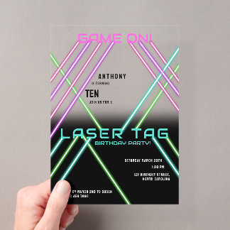 Geburtstagsfeier mit farbenfrohem Neon-Laser-Tag Acryleinladungen