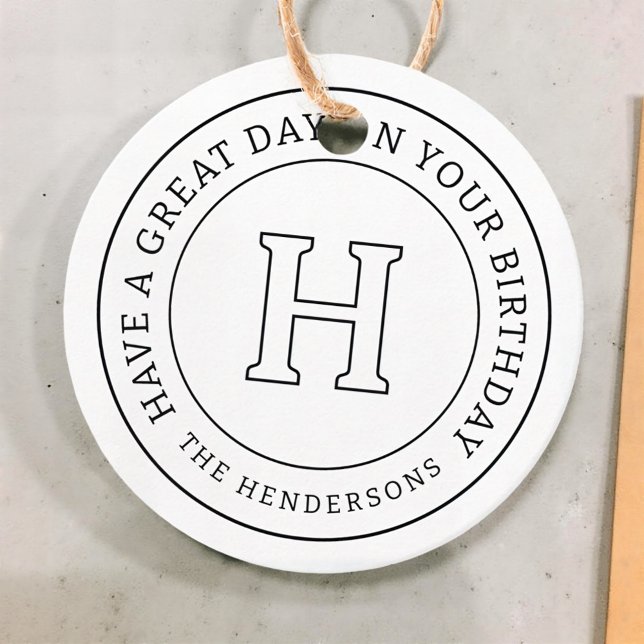 Geburtstagsgrüßen Chic Modern Family Monogram Geschenkanhänger (Von Creator hochgeladen)