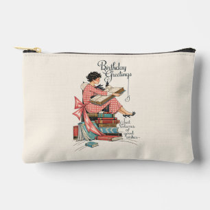Geburtstagsillustration für Vintage-Buchliebhaber Zubehörtasche