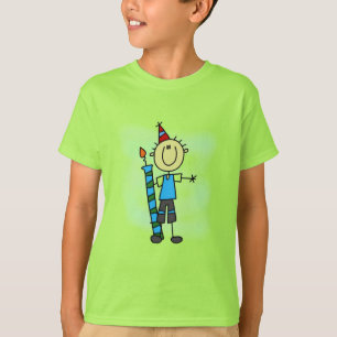 Geburtstagsjunge mit Kerzen T-Shirts und Geschenke