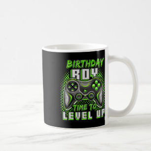 Geburtstagsjunge Zeit zum Hochstufen des Videospie Kaffeetasse