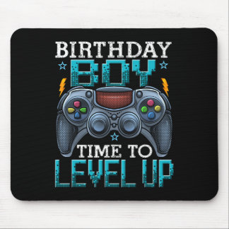 Geburtstagsjunge Zeit zum Hochstufen des Videospie Mousepad